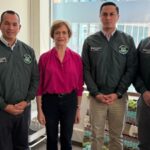 Matthei en reunión con oficiales penitenciarios