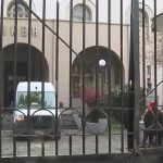 Profesor rociado con bencina es auxiliado y trasladado a centro asistencial