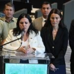 Un alumno de 4° medio asesinó a una inspectora en Calama y dejó varios heridos. El Gobierno anunció querella y urgió medidas de seguridad escolar.