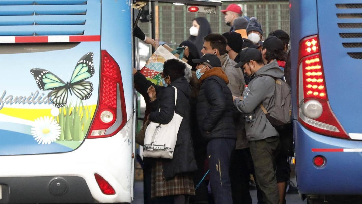 Pasajes de buses podrían subir hasta $2.000 por eventual fin del Mepco