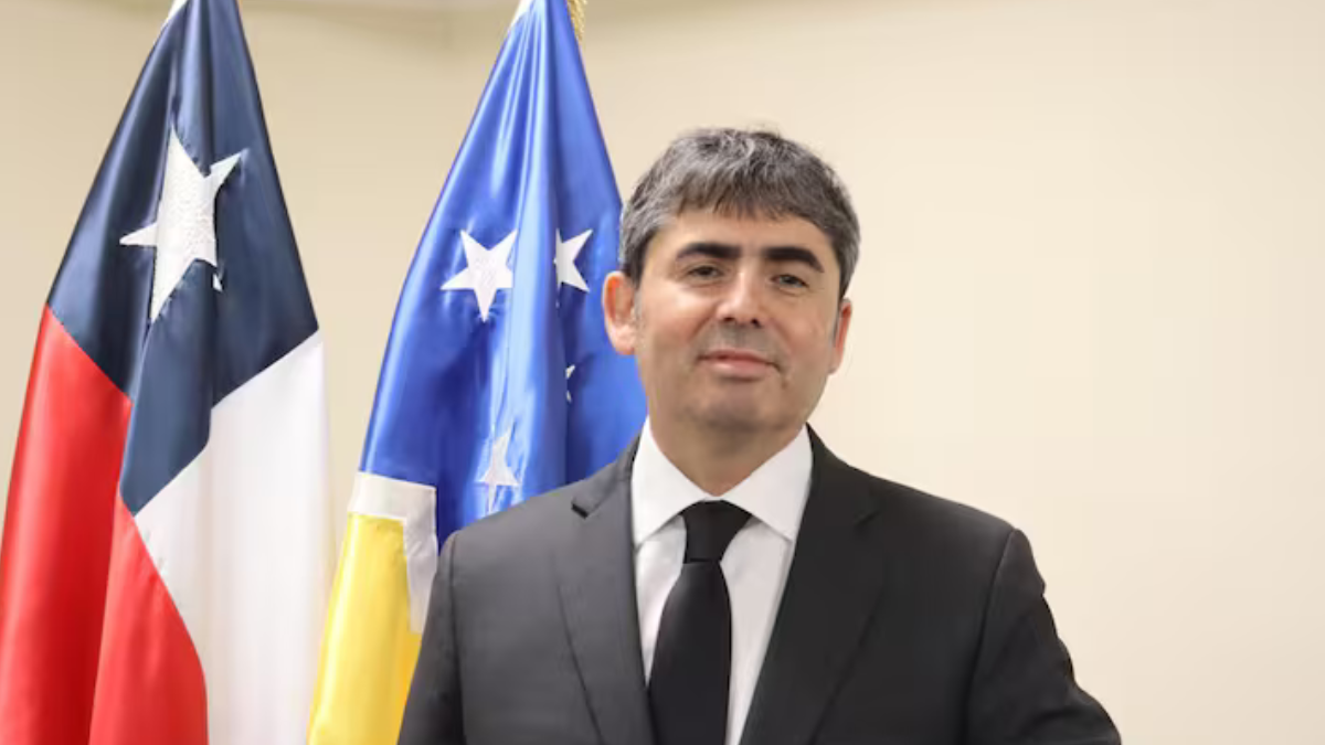 El fiscal regional Cristián Crisosto advirtió que organizaciones criminales internacionales están utilizando rutas australes y el Estrecho de Magallanes para narcotráfico y contrabando.