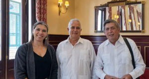 El presidente del Partido Comunista de Chile realizó su tercera visita a la isla y sostuvo una reunión con el mandatario cubano Miguel Díaz-Canel.