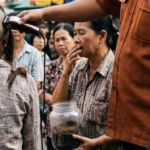 mujer rapada Bangkok