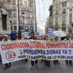 Miles de manifestantes protestan en Madrid contra una posible privatización de las pensiones